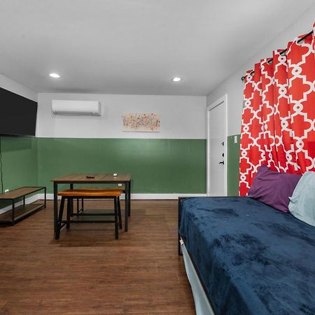 Rustic 1Br Apartment Near Medcenter-Uh-Nrg Houston Eksteriør billede